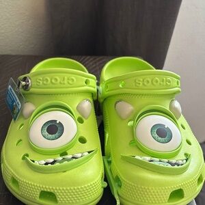 Crocs Monsters Inc W7 M5